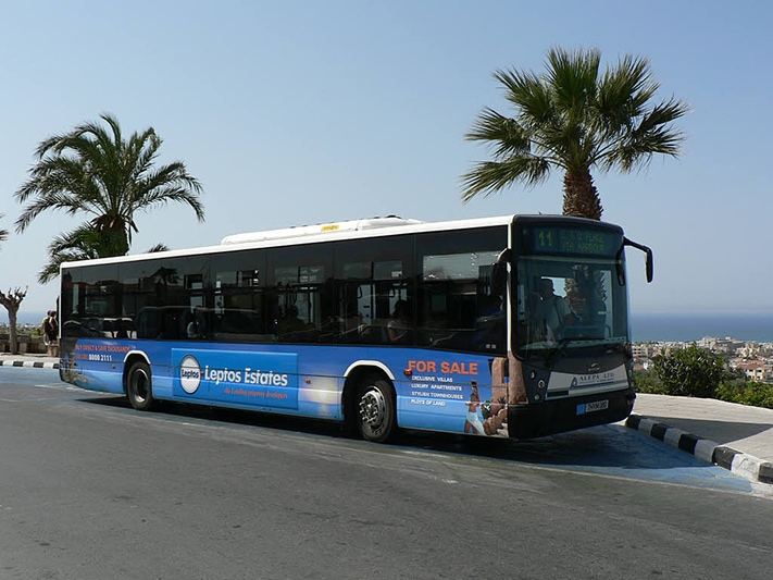 xe bus du lịch đảo Síp