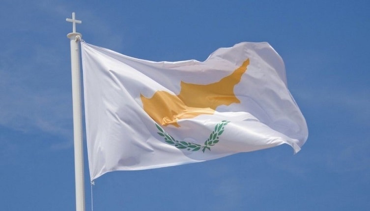 Lá cờ đảo Síp: Lá cờ đảo Síp – một từ khóa thú vị để khám phá về đất nước Síp. Lá cờ này biểu tượng cho sự đa dạng văn hóa của Síp và sự hiếu khách của dân tộc nơi đây. Hãy khám phá hình ảnh đầy cảm hứng về lá cờ đảo Síp.