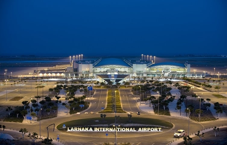 sân bay larnaka đảo síp