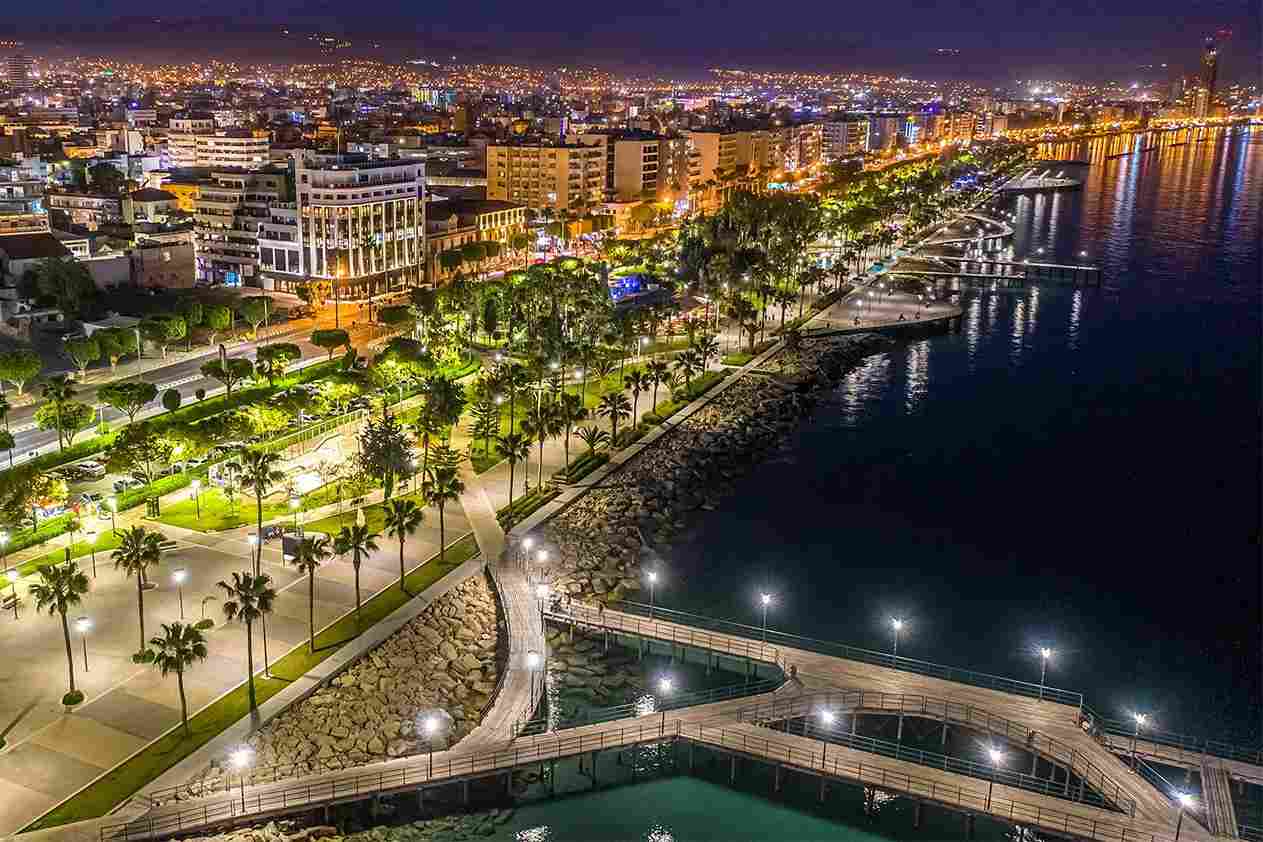 ban đêm thành phố Limassol